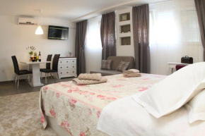 Отель Studio Apartments Mirakul  Сплит